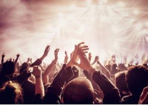 چرا دوست ندارم از خانه بیرون بروم